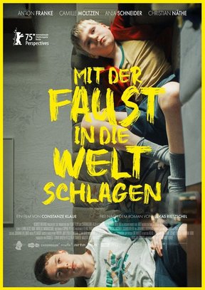 Mit der Faust in die Welt schlagen Plakat